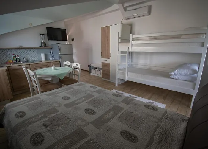 Milena Apartmán Pinezići