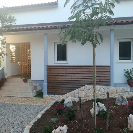 Apartment Milena Pinezici (Krk)