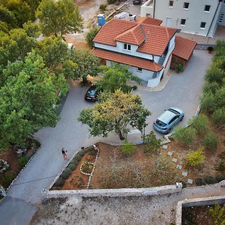Apartment Milena Pinezići